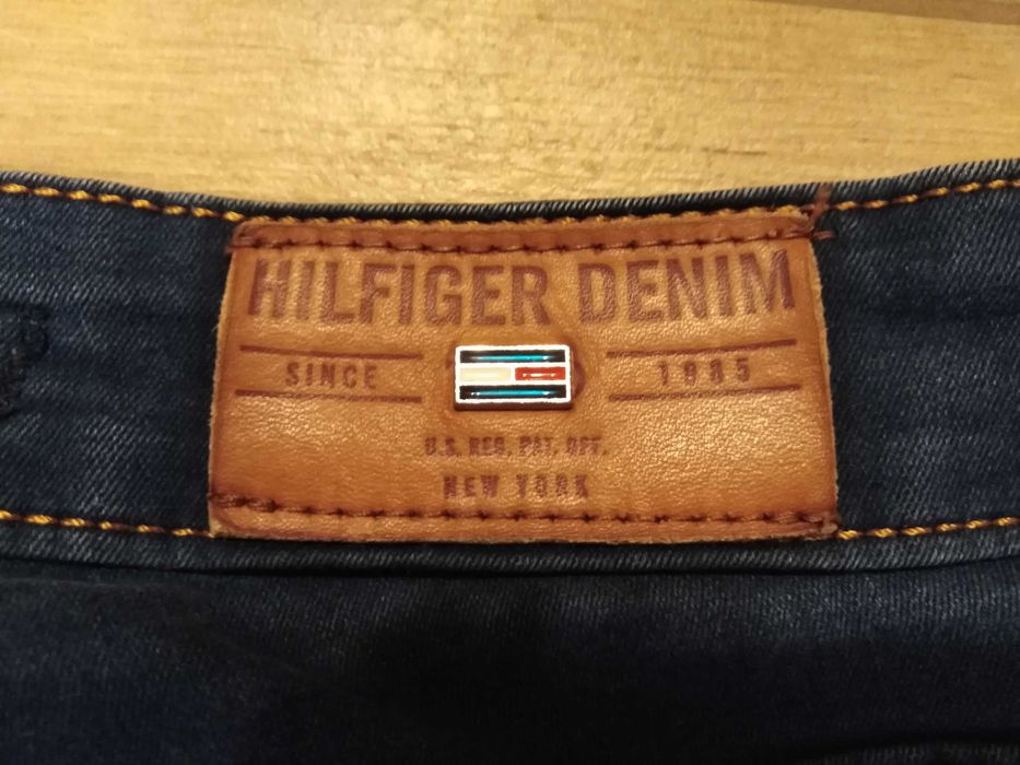 Spodnie dżinsowe Tommy Hilfiger - rozmiar 31 - stan idealny