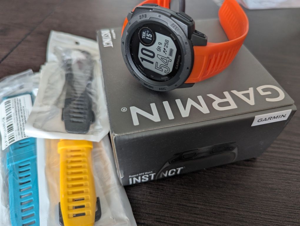 Garmin Instinct + dodatkowe paski