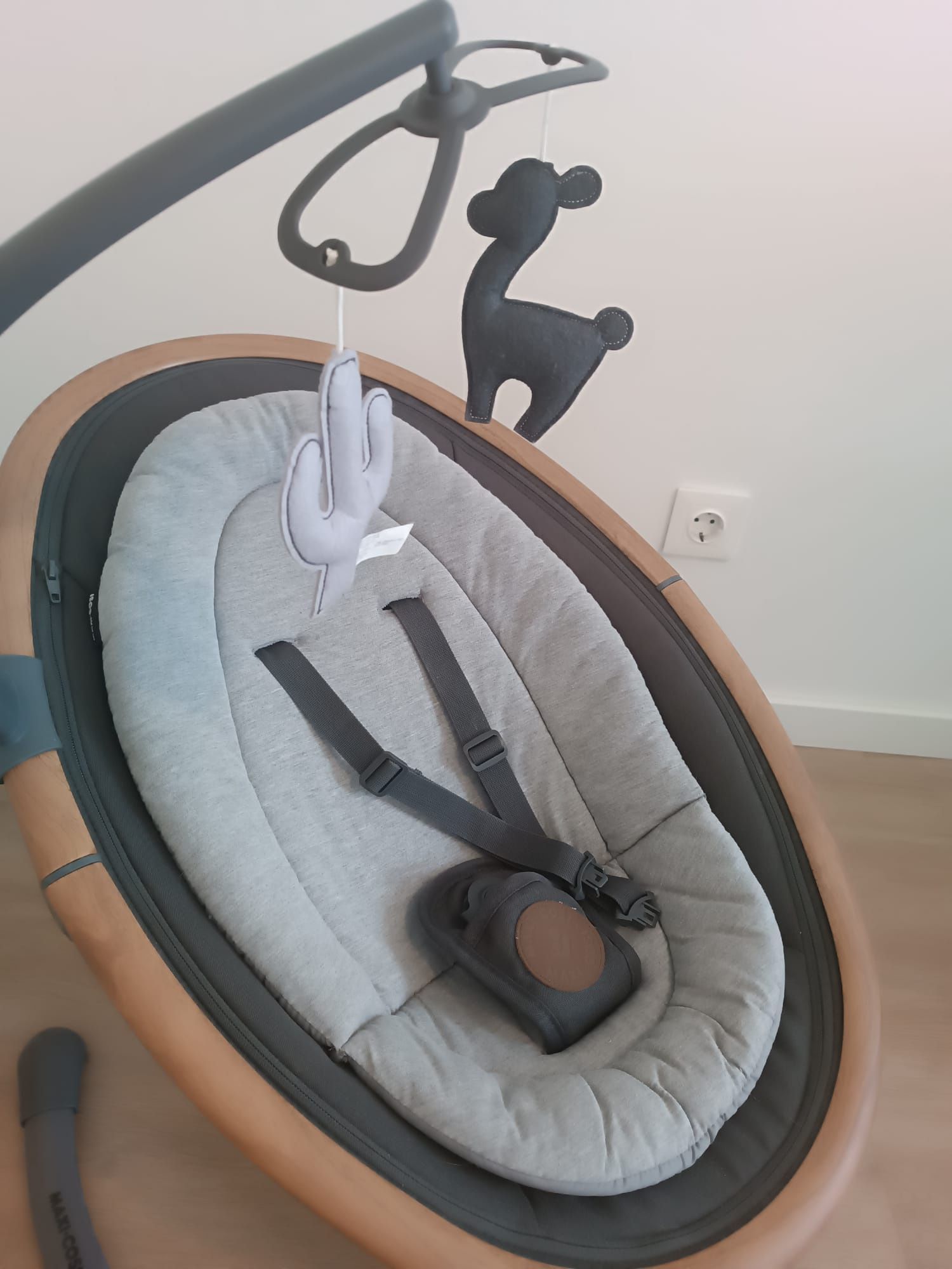 Espreguiçadeira Elétrica Maxi-Cosi Cassia – Quase Nova