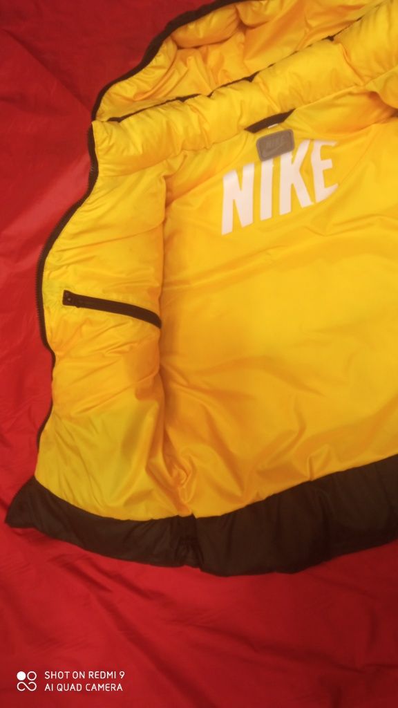 Продам Жилеточки  Nike  Детский   рост  от 92 по. 175