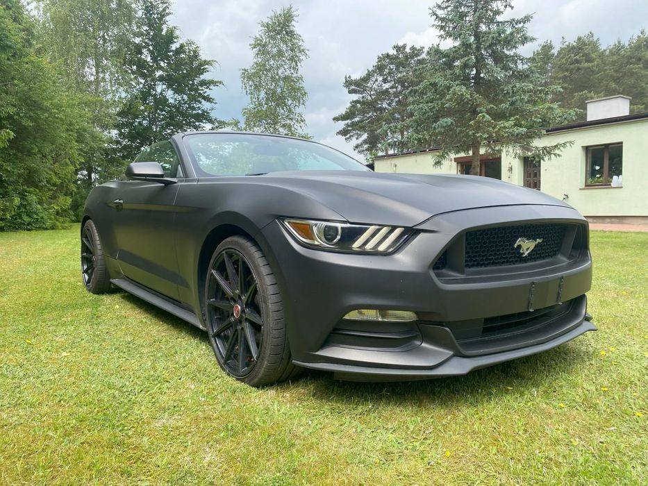 Ford Mustang Oklejony, koła 20 cali zarejestrowany