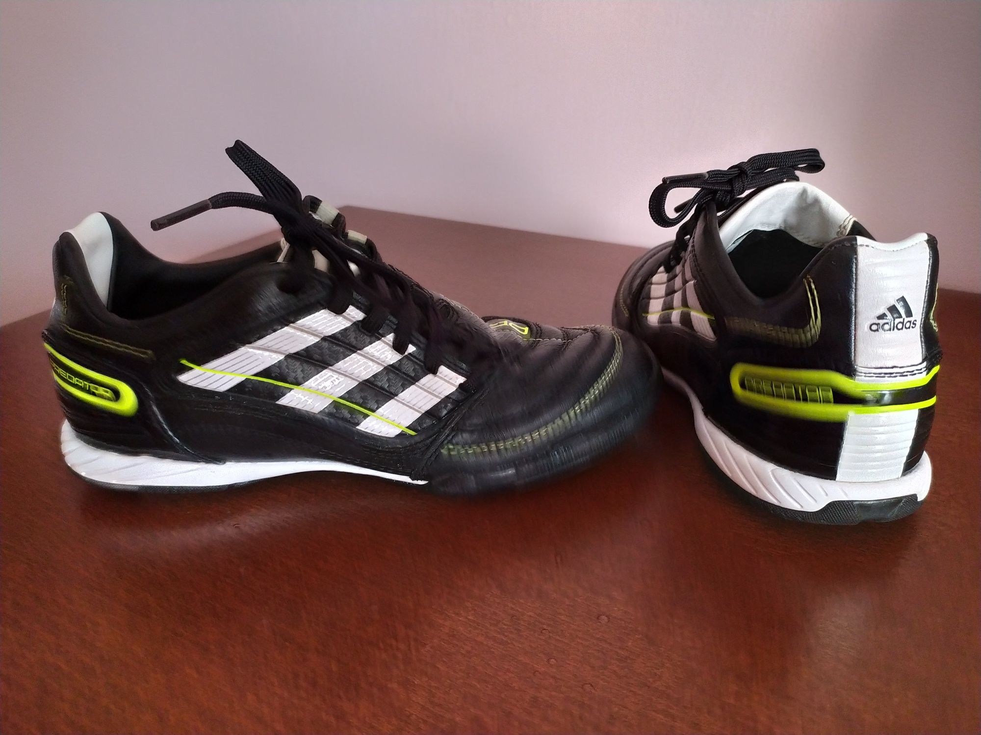 Buty do piłki nożnej firmy Adidas