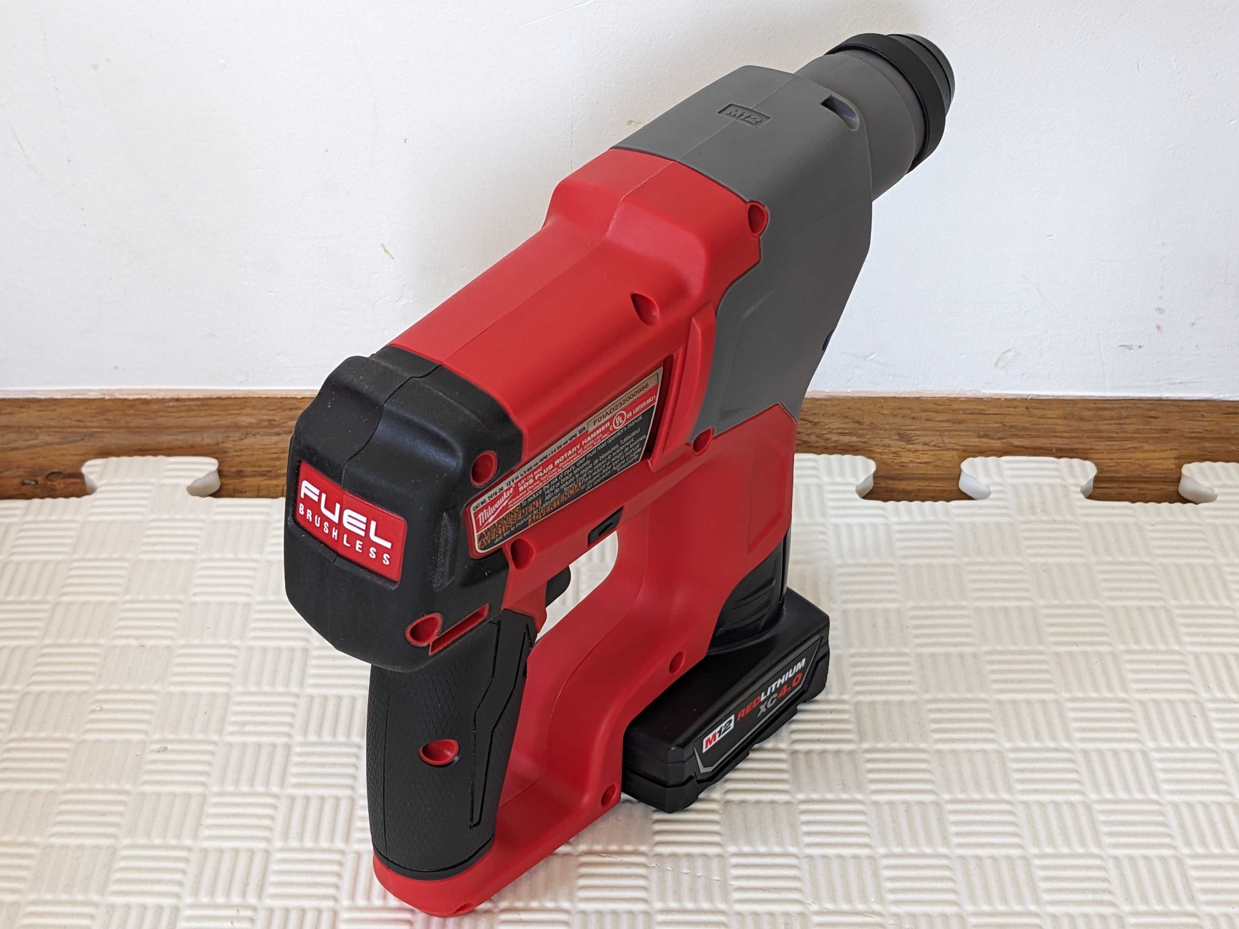 Перфоратор Milwaukee 2416-21XC FUEL™ M12 (CH-401C)