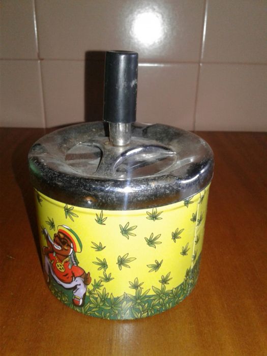 Par de cinzeiros para uso ou coleção