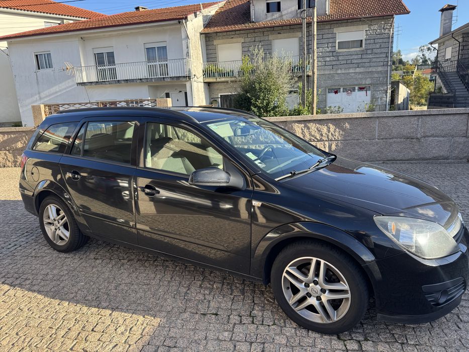 Opel astra preta