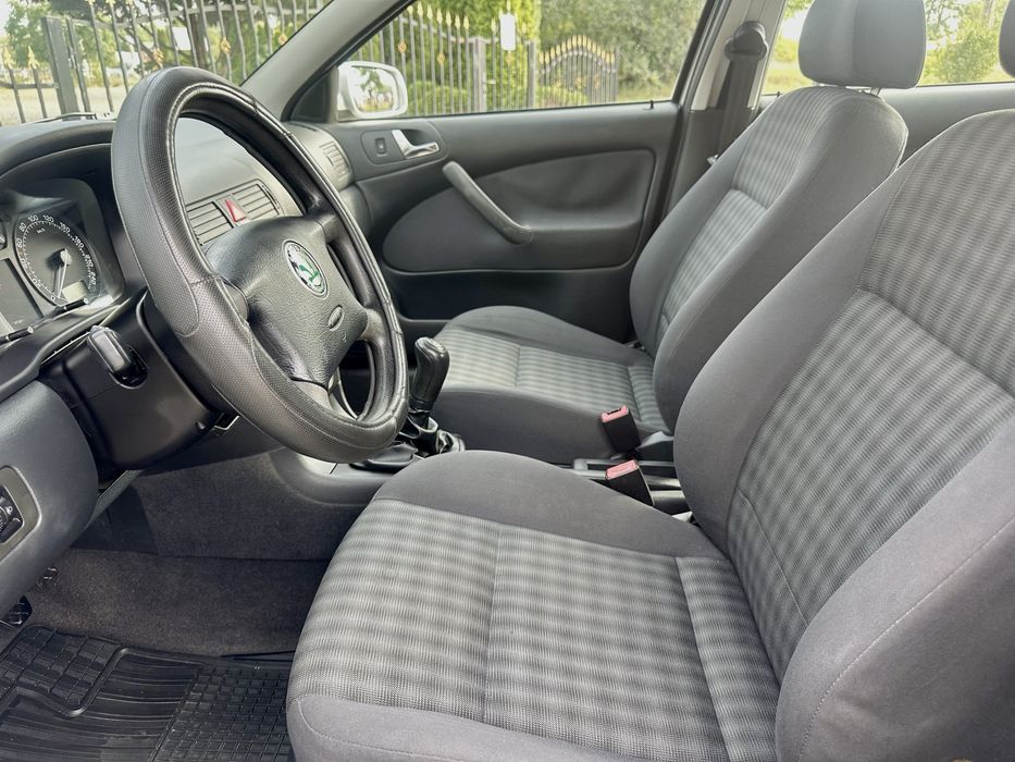 Skoda Octavia 1.6Капсула Часу В Оригінальному  СТАНІ! Стан НОВОГО АВТО
