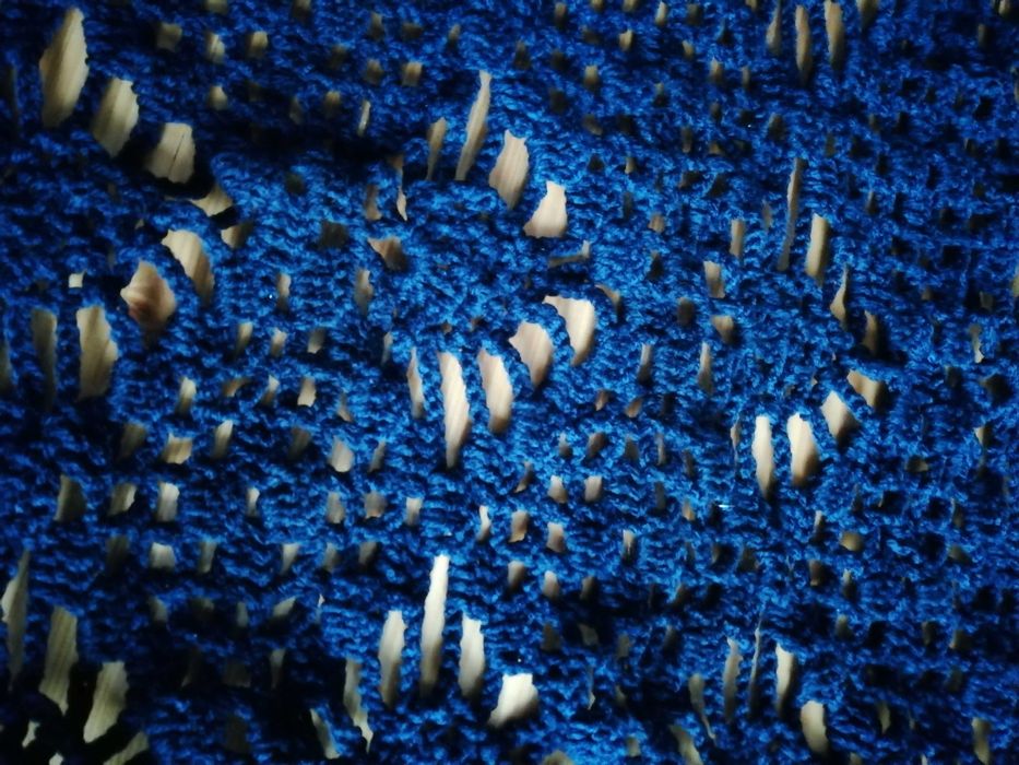 Cieplutka chusta robiona ręcznie szydełkiem