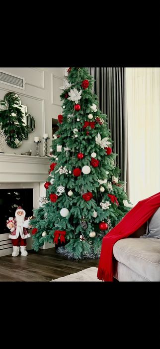 Штучна ялинка блакитного кольору