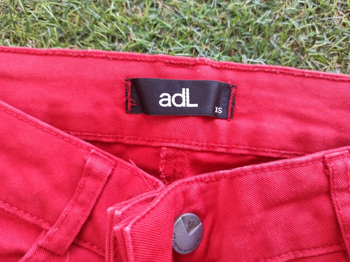 Malinowe czerwone spodnie rurki  ADL XS