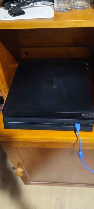 Ps4 pro mais jogo selado