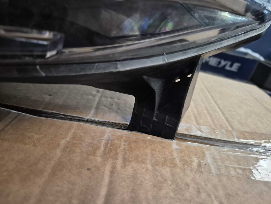 Otica esquerda renault Trafic