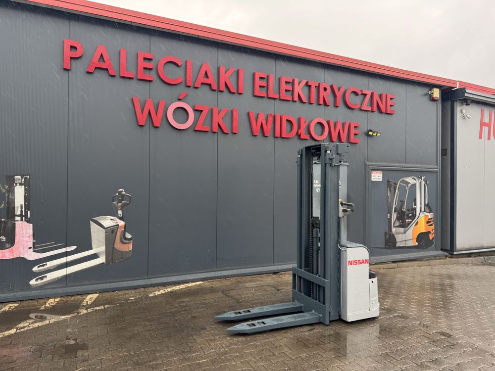 Paleciak elektryczny Nissan 480 cm 1600 kg wózek Atlet sztaplarka