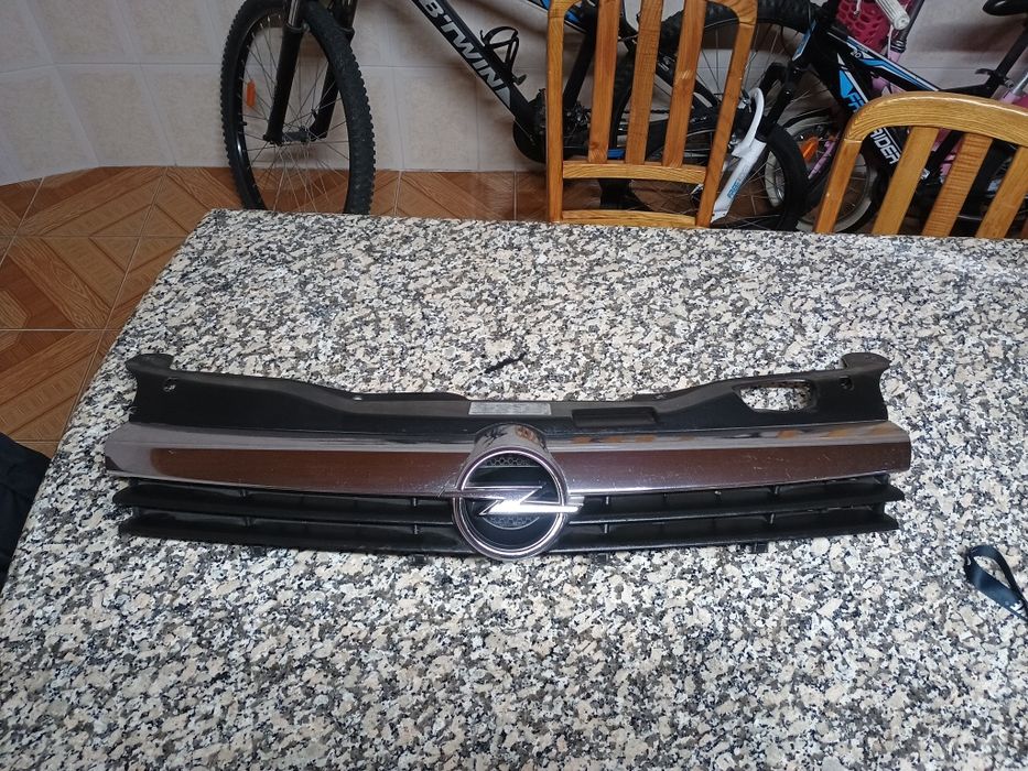 Grade ou grelha frontal Opel Astra H