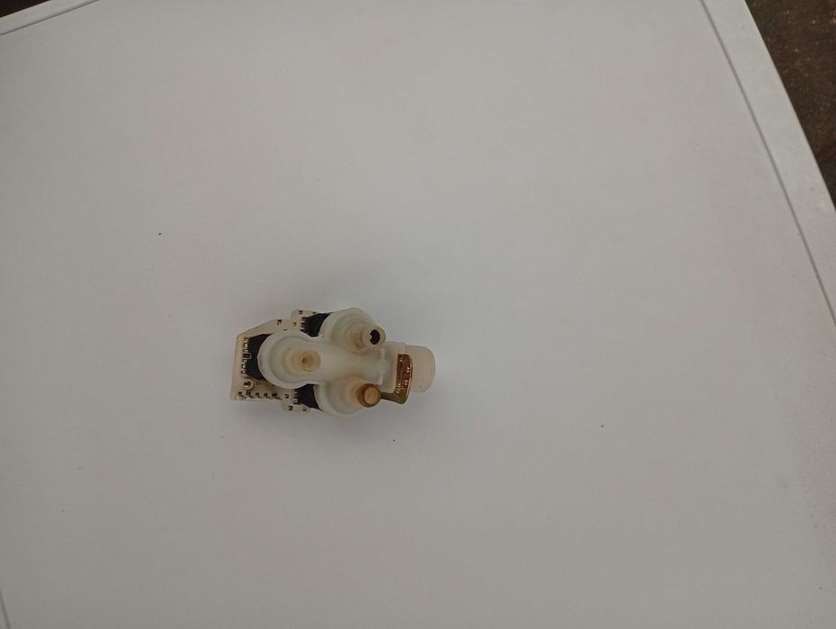 Electrovalvulas agua para maquina Lavar Roupa Miele Novotronic W828