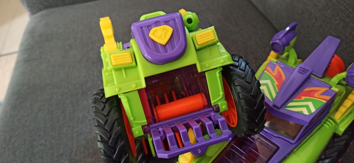 SuperZings S, pojazd Monster Roller Hydro Truck