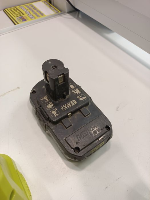 Wyrzynarka+Ładowarka+bateria2.0Ah Komis Madej Sc