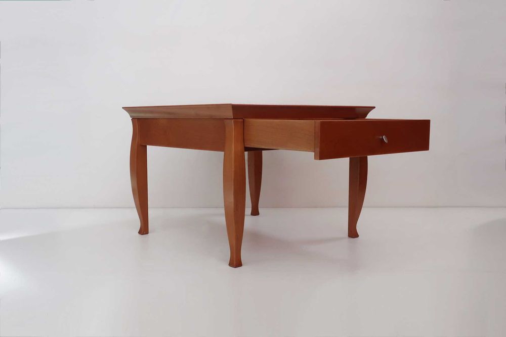 Mesa de centro dos anos 2000.