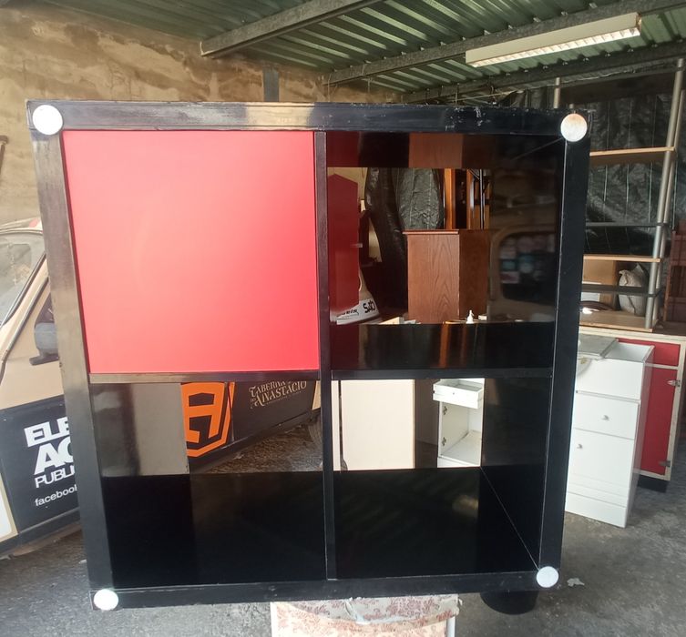 Estante IKEA em Bom estado