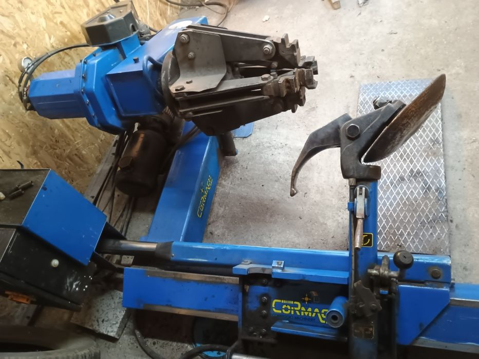 Montażownica opon ciężarowych 26" CORMACH