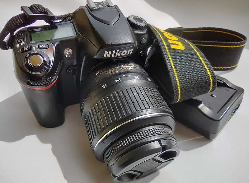 Nikon D80 z obiektywem 18-55