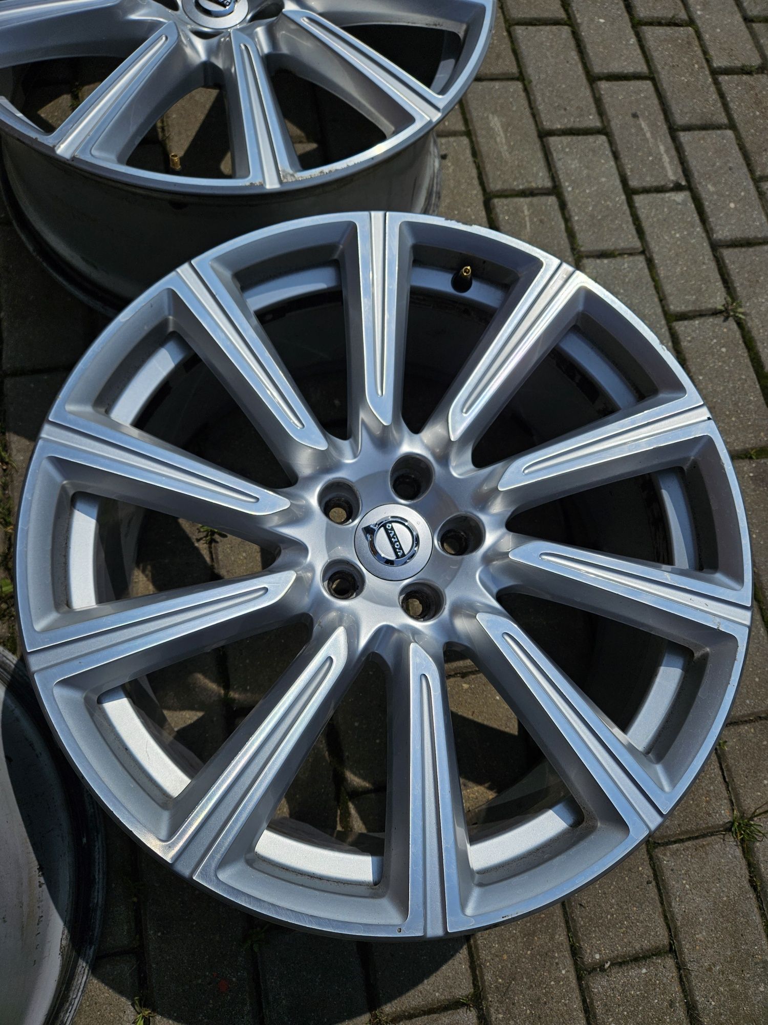 20 5x108 Felgi aluminiowe Oryginał VOLVO
