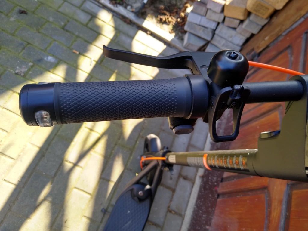 Hulajnoga elektryczna segway F2 plus