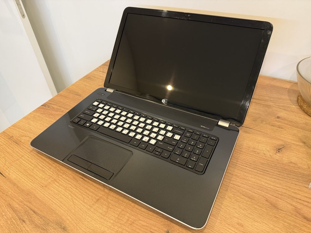 Ноутбук HP Pavilion 17-e088n
