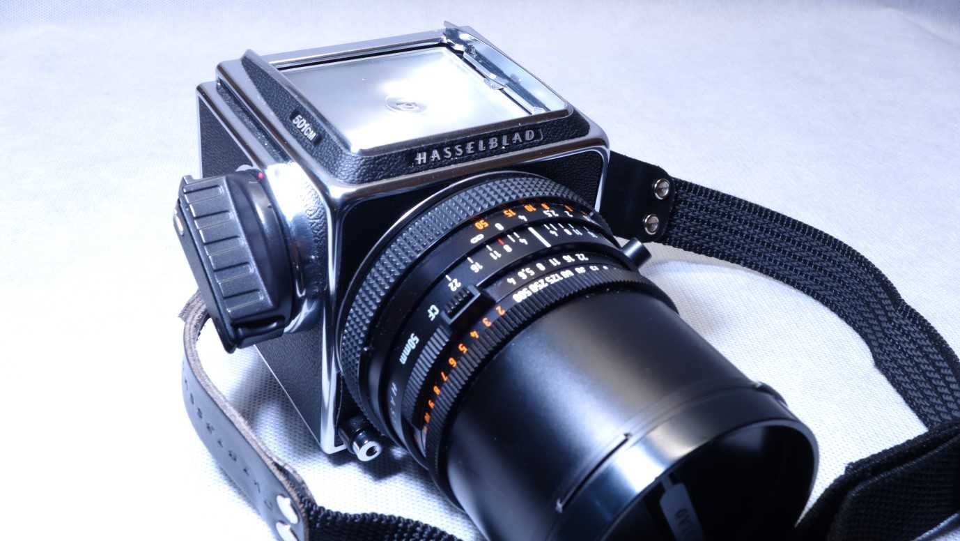Hasselblad 501 cm + 3 obiektywy + 3 magazynki A12