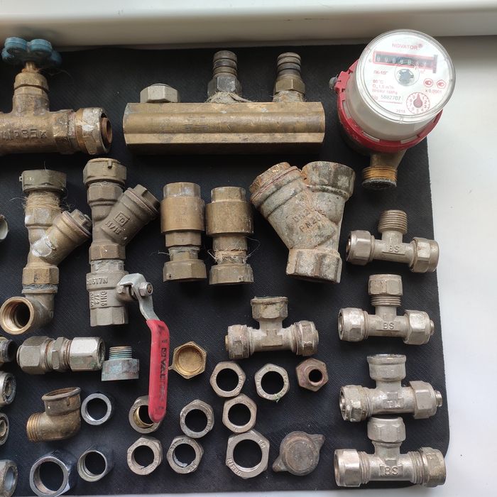 Сантехника,краны,гайки,повороты,муфты - латунь