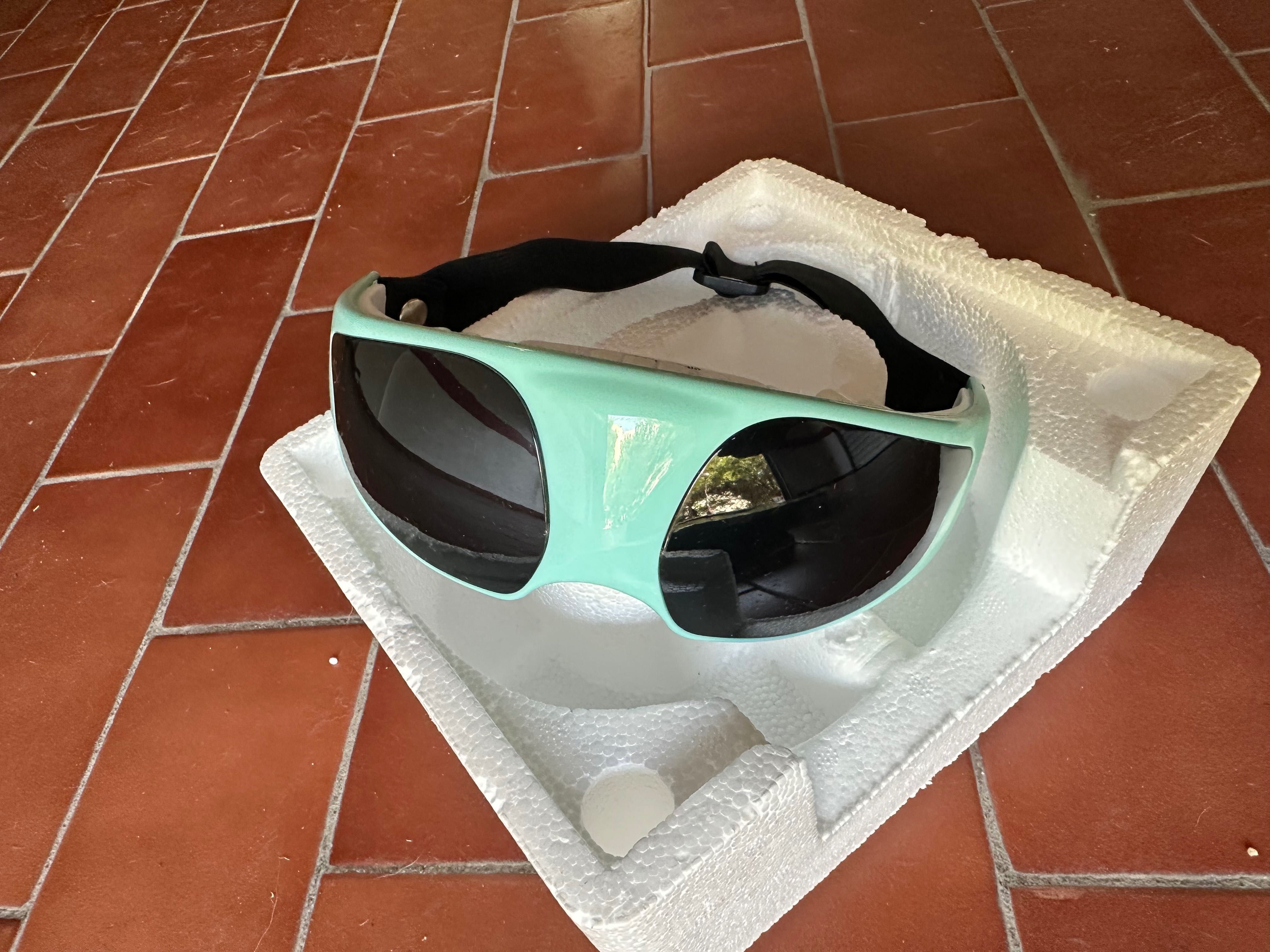 APARELHO DE MASSAGEM PARA OLHOS