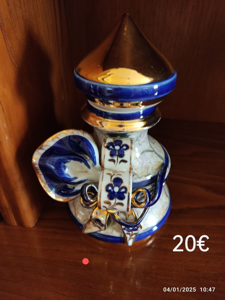 Várias peças de porcelana como novas