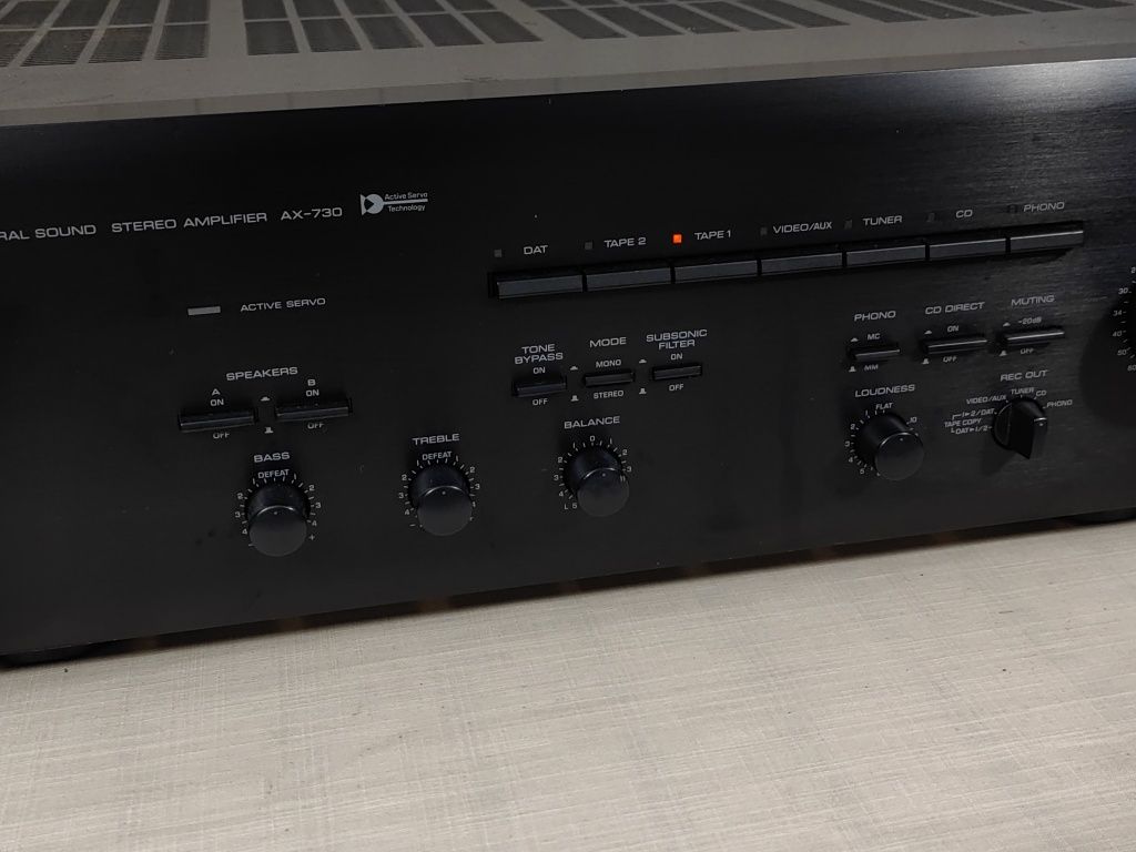 Yamaha AX-730 Wysokiej klasy zintegrowany wzmacniacz stereo