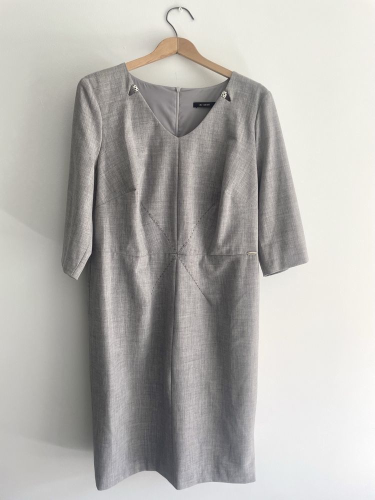 Elegancka szara wizytowa sukienka Monnari biurowa plus size 4XL
