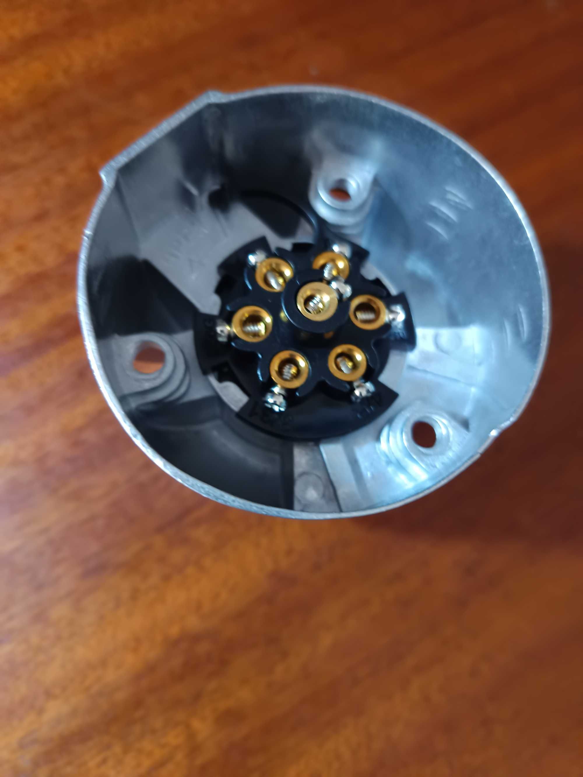 Tomada 12V 7 pinos