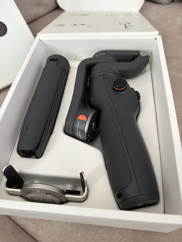 Gimbal ręczny DJI Osmo Mobile 6