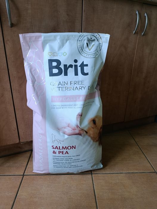 Karma sucha Brit Veterinary Diet hypoallergenic Salomon & pea  12kg