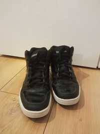 Buty Reebok rozmiar 38 czarne biała podeszwa czerne sznurowadła