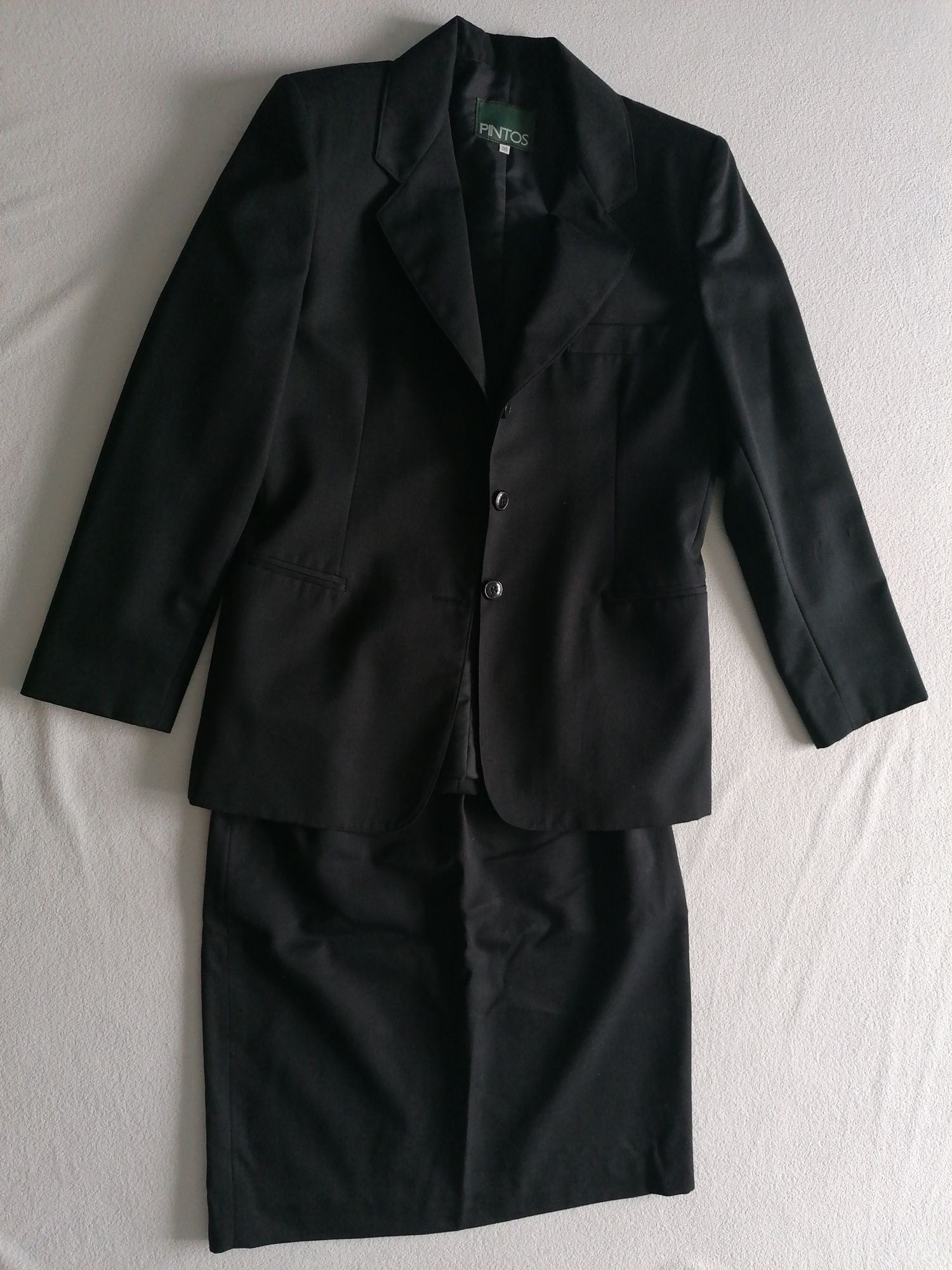 Traje académico feminino Universidade Porto