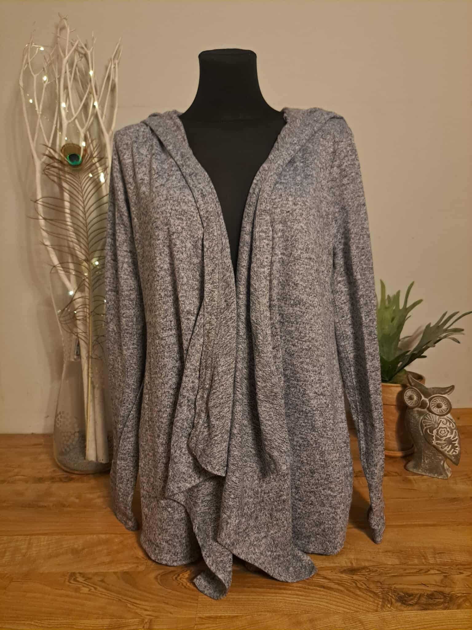 Szara narzutka z kapturem marki Old Navy Active, rozmiar L (L/G).