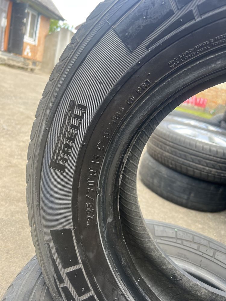 Літня гума Pirelli Chrono 225/70 R15c