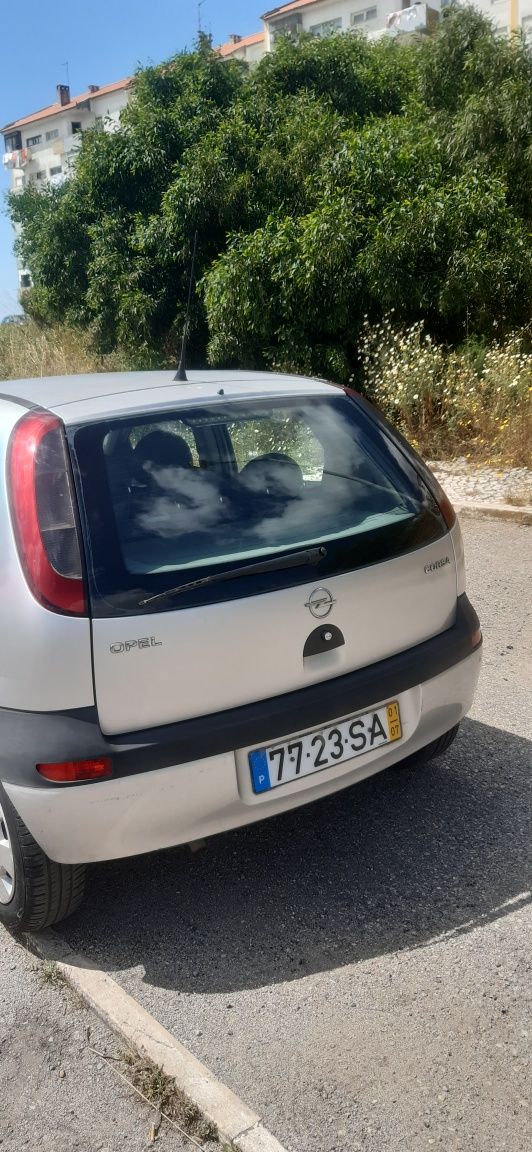 Opel corsa em ótimo estado.