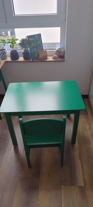 Stolik z krzesełkiem biurko drewniane dla przedszkolaka