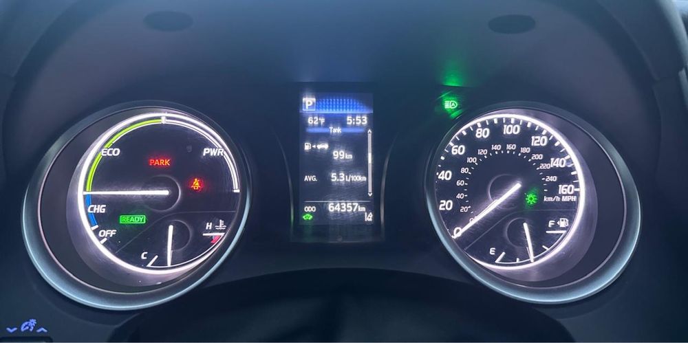 Автомобіль Toyota Camry 70, 2022 рік, гібрид, Тойота Камрі 70, 64000