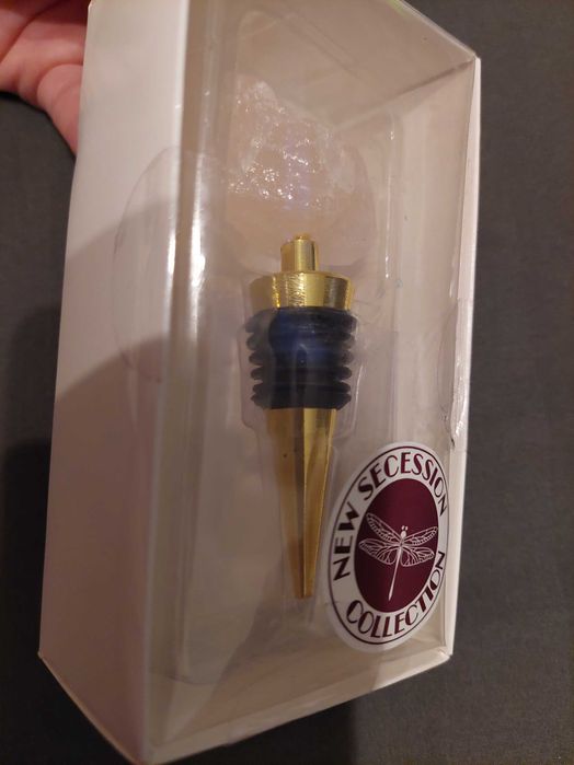 Пробка для вина з гарним камнем і серцем