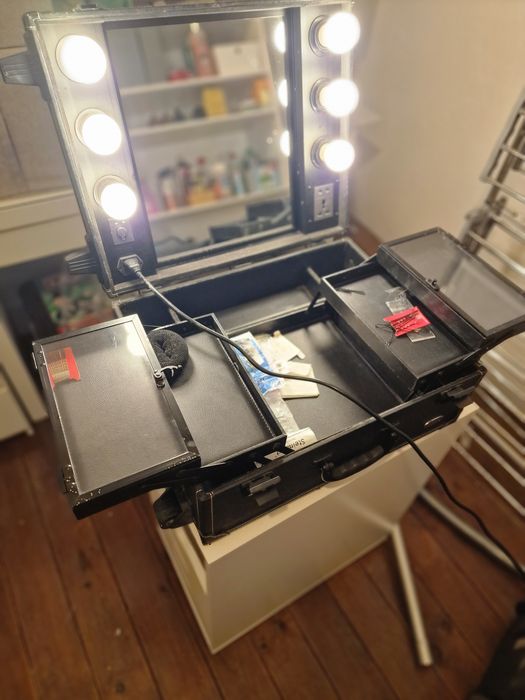 Mala camarim maquilhagem cabelo