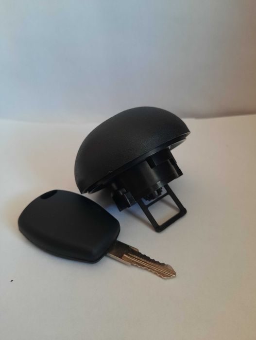 Крышка топливного бака(бензобака)Рено Сандеро, Трафик, Логан, Дача.