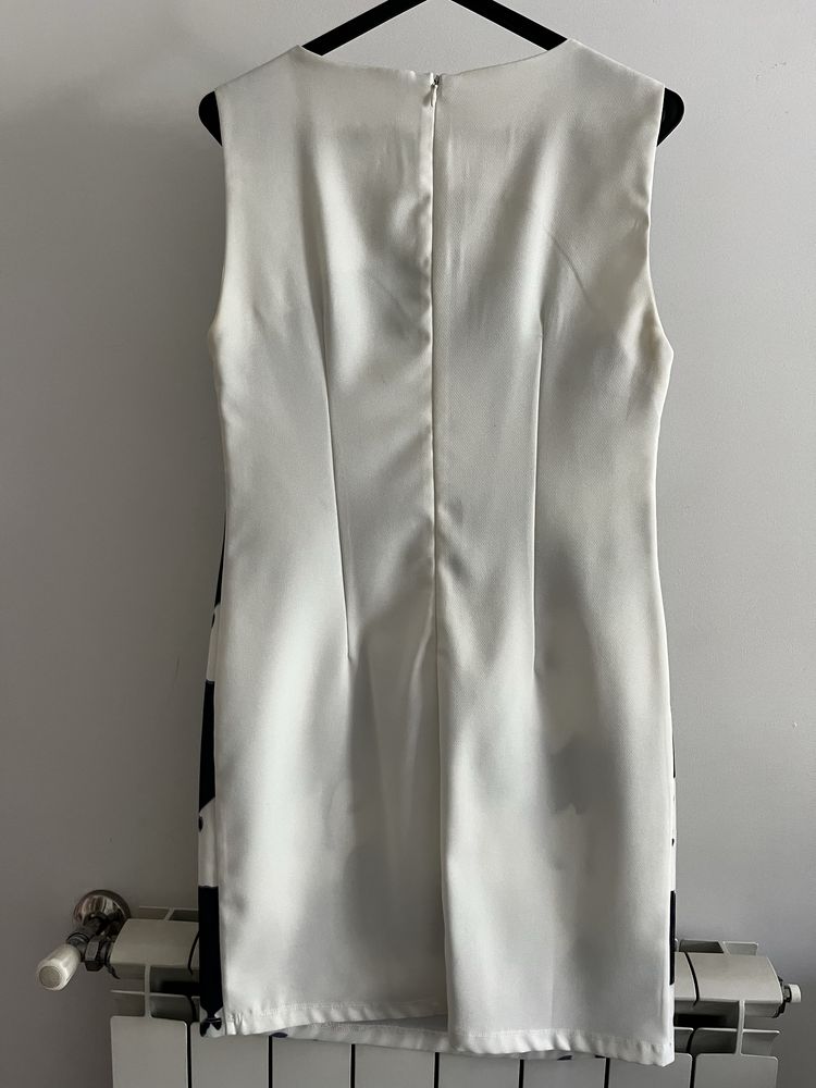 Vestido azul e branco