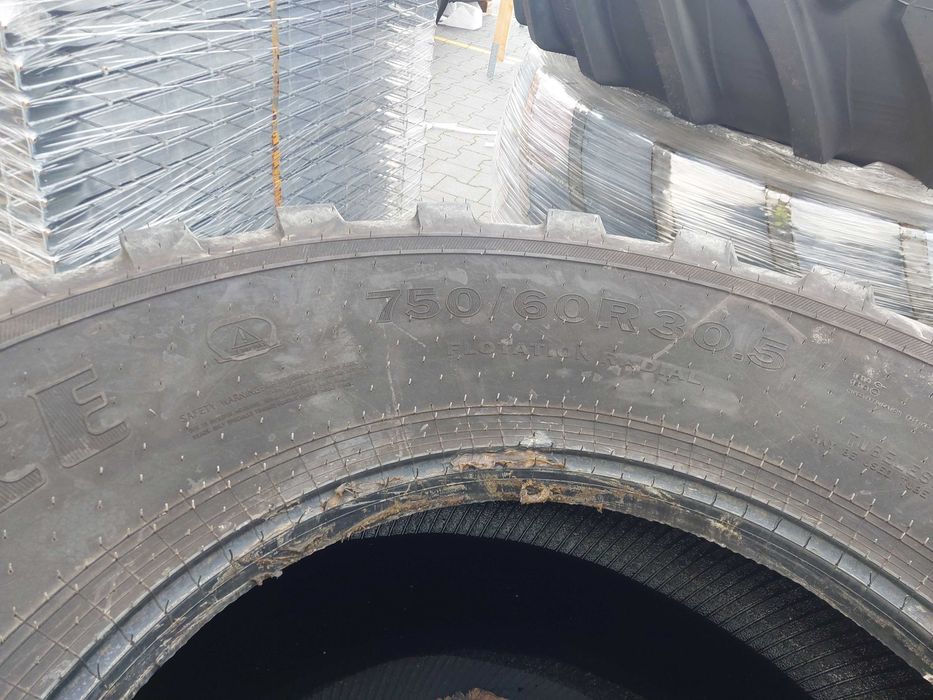 Opona 750/60 R 30,5 Alliance 885