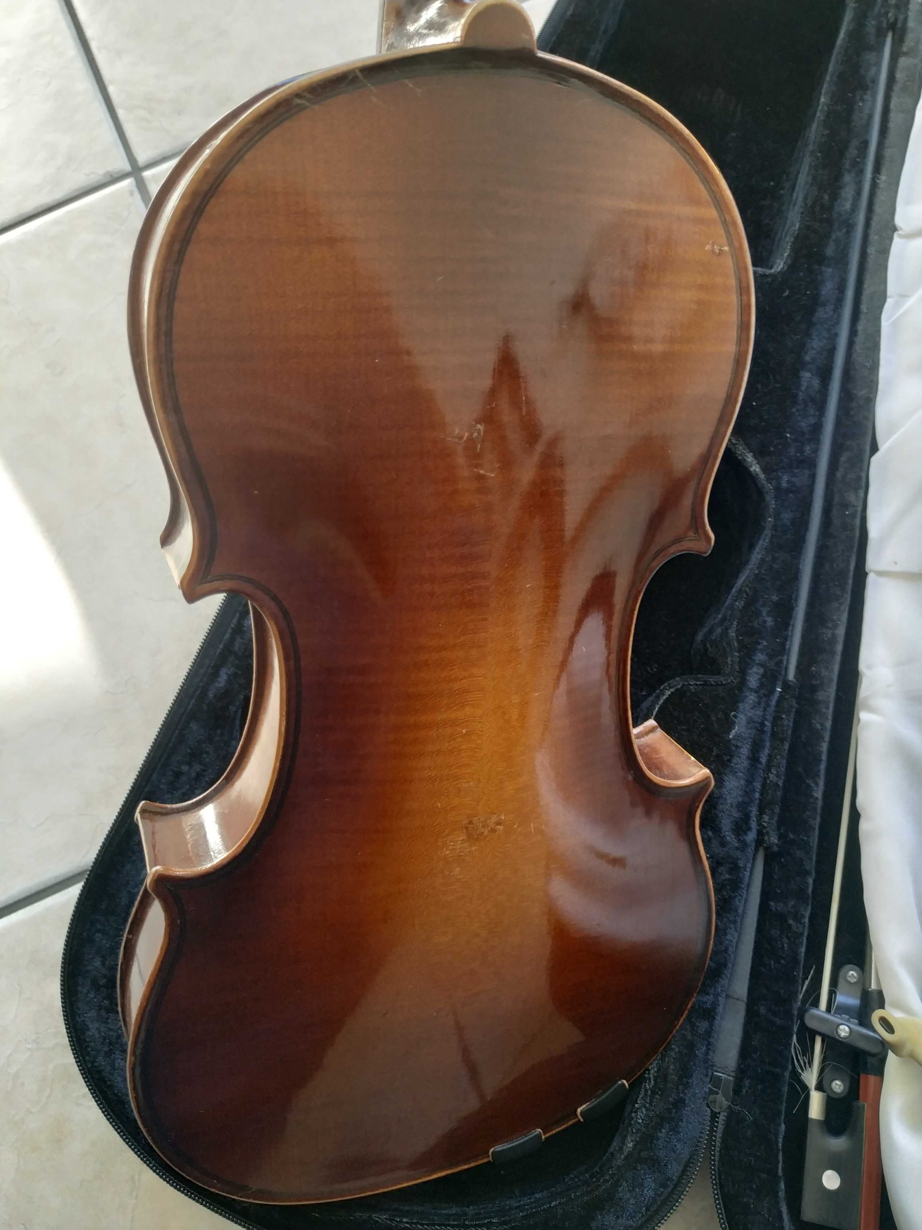 Vendo Violino em excelente estado