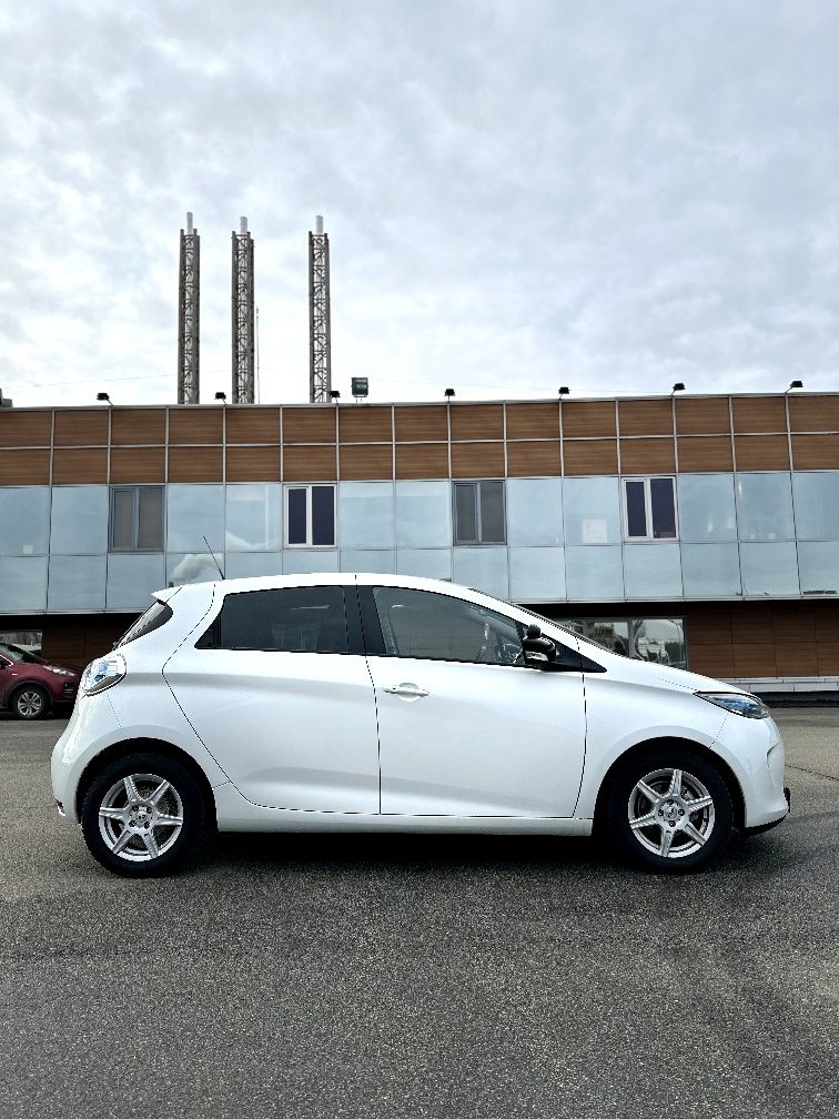 Терміново Рено Зоя  Renault zoe 40 2017 білий металік
